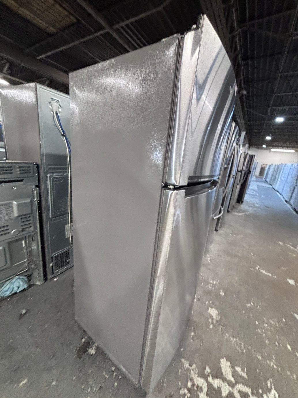 >*28” whirlpool top freezer fridge with ice 🧊 maker inside stainless steel  used-refurbished #FFQW3RB