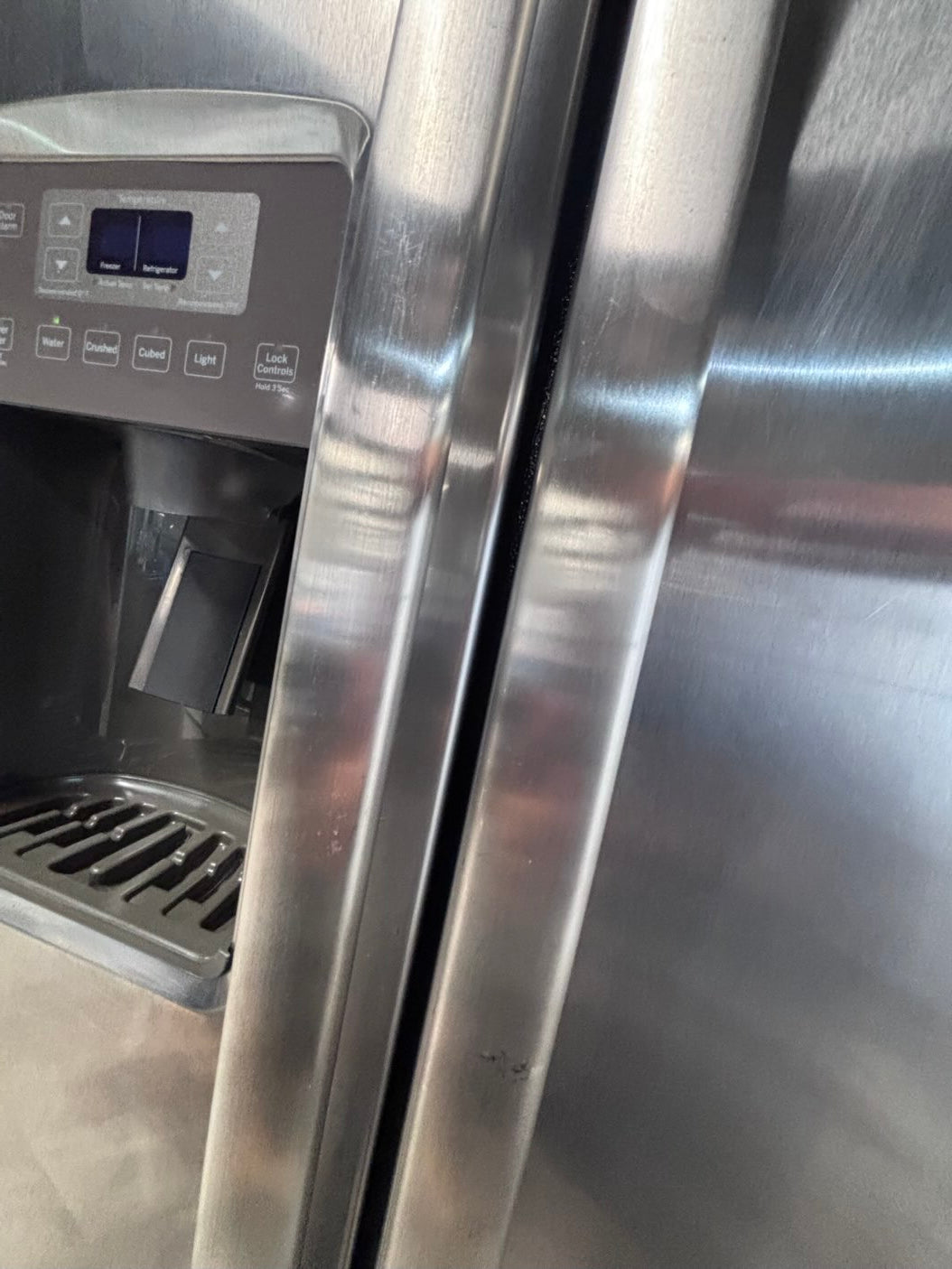 } GE Side x side  36”x 69”h x 29depth ,Refrigerator slate  with ice maker & water dispenser /. 36” 26cu.ft  working 💯  with warranty  used-Refurbished. Item number  #RF26Z14B