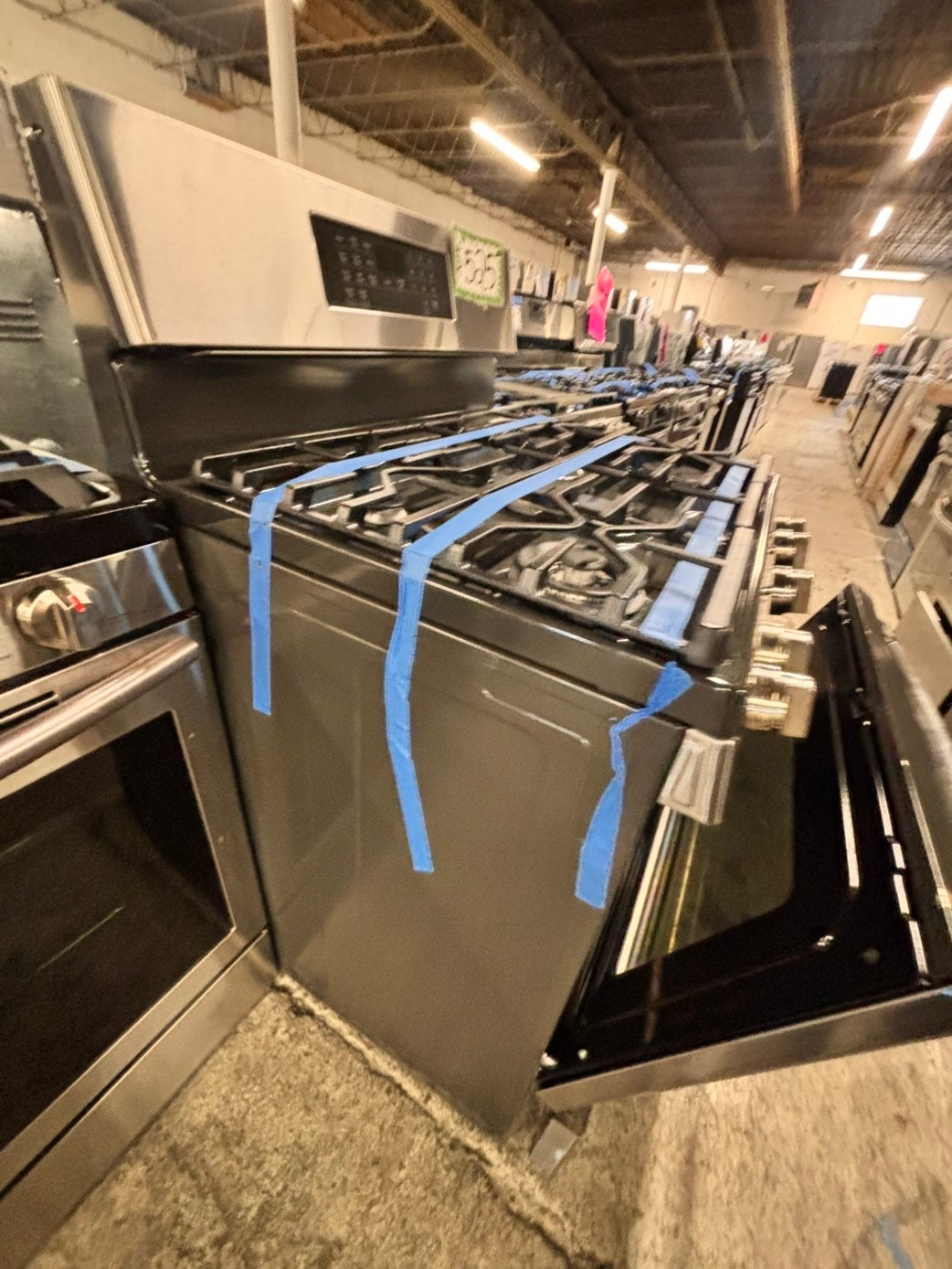 >GE Air-fry Gas range 5 burner convection oven bake ,broil Hi/Lo self clean in stainless steel used-Refurbished 30” #GSG66B