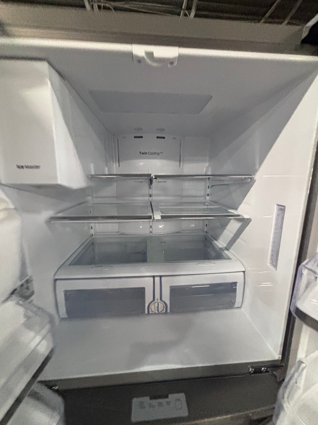 >*Samsung 4-doors French door Refrigerator 33w x 69h stainless steel w/ ice water dispenser 33" #RL7Q33QB