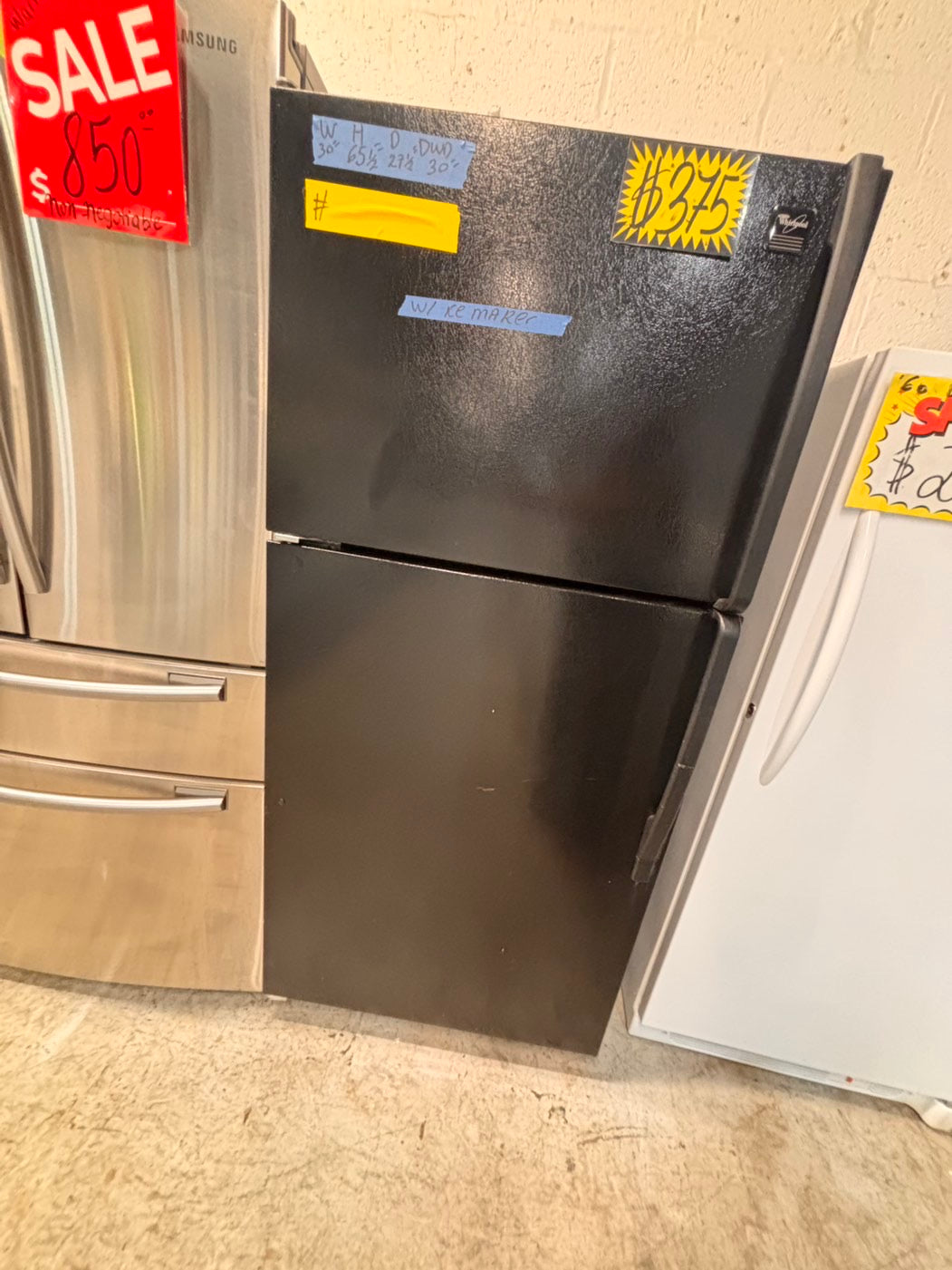 >*whirlpool  30” 18cu.ft -top freezer refrigerator black  with ice maker inside  used-refurbished #RW3B61B