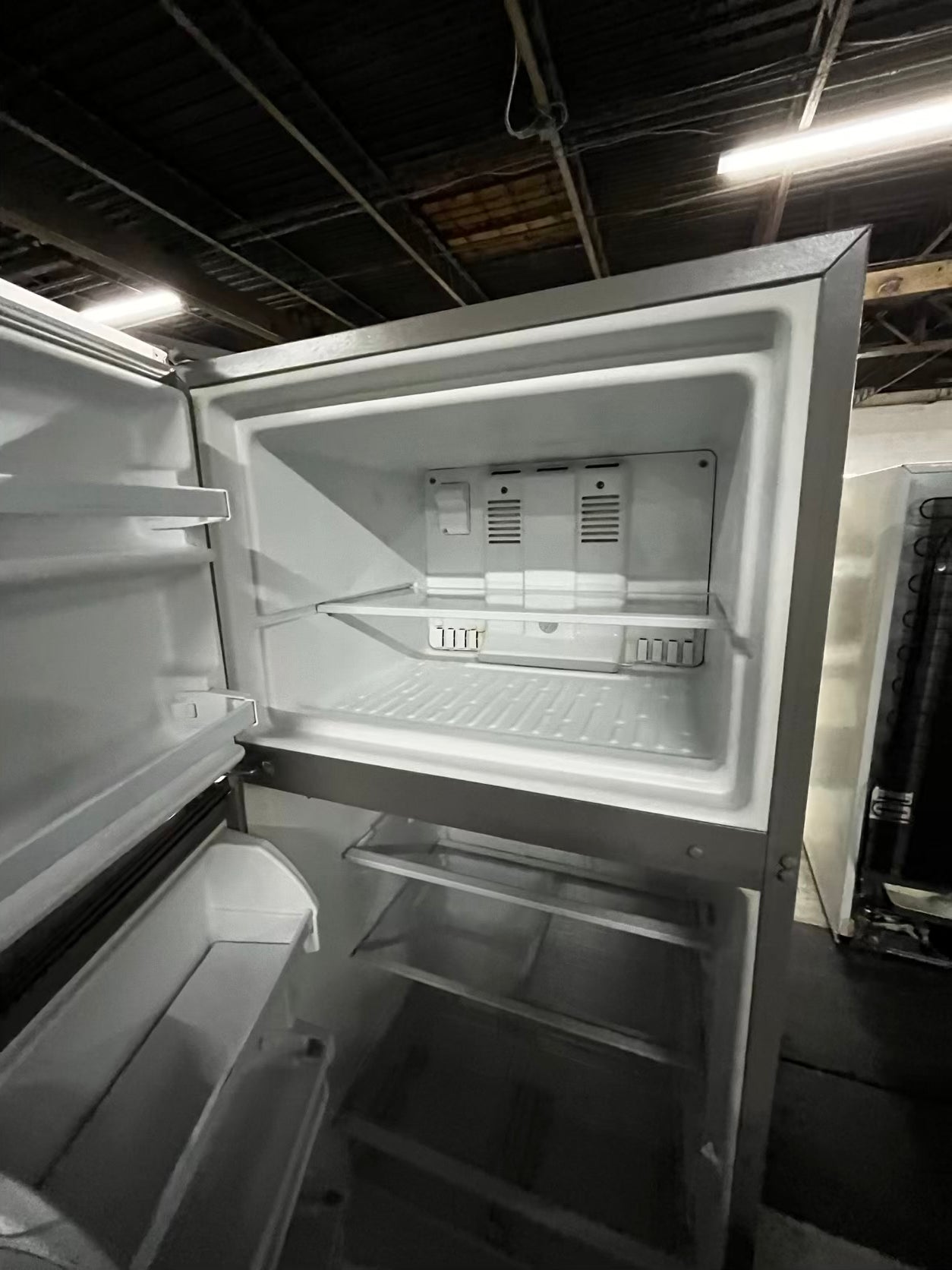 🎄Holiday Sale 🎁” Whirlpool top freezer refrigerator stainless steel  used refurbished 30’ #RF347T9B