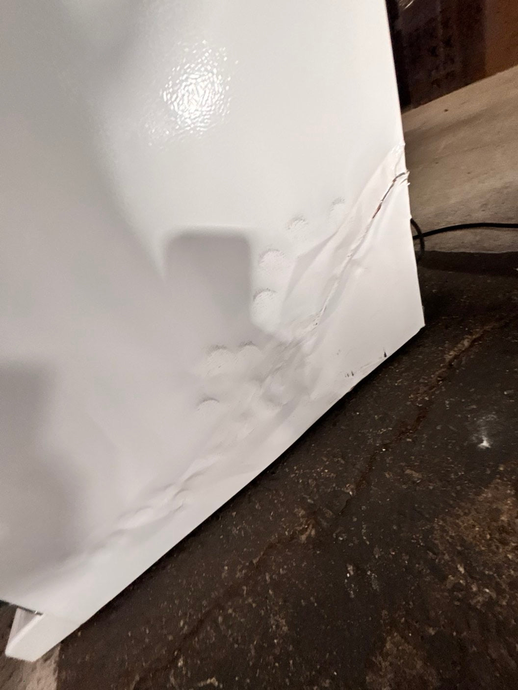 Open box 📦 20 cu. ft. Freezer in White with Temperature Alarm and Auto-Close Door, ENERGY STAR #FZG22BB