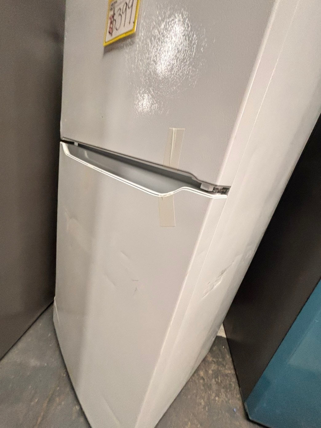 >Open box 📦 New S/d -Frigidaire
30” in. Top Freezer Refrigerator in white color  #RFW55B
