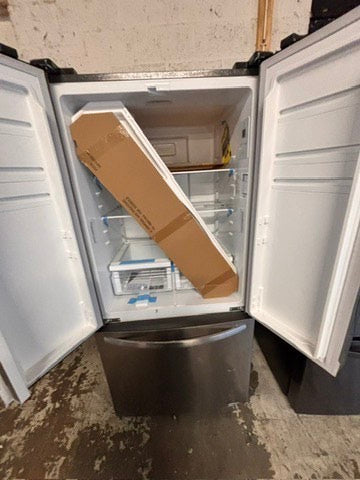 >frigidaire Open box 📦 New S/d 31.5 in. 18 cu. ft. Counter Depth French Door Refrigerator in Fingerprint-Resistant Stainless Look       #RNZG18LL
