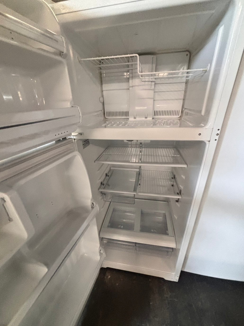 >28”Ge top freezer fridge white used-refurbished #ZRFL81B