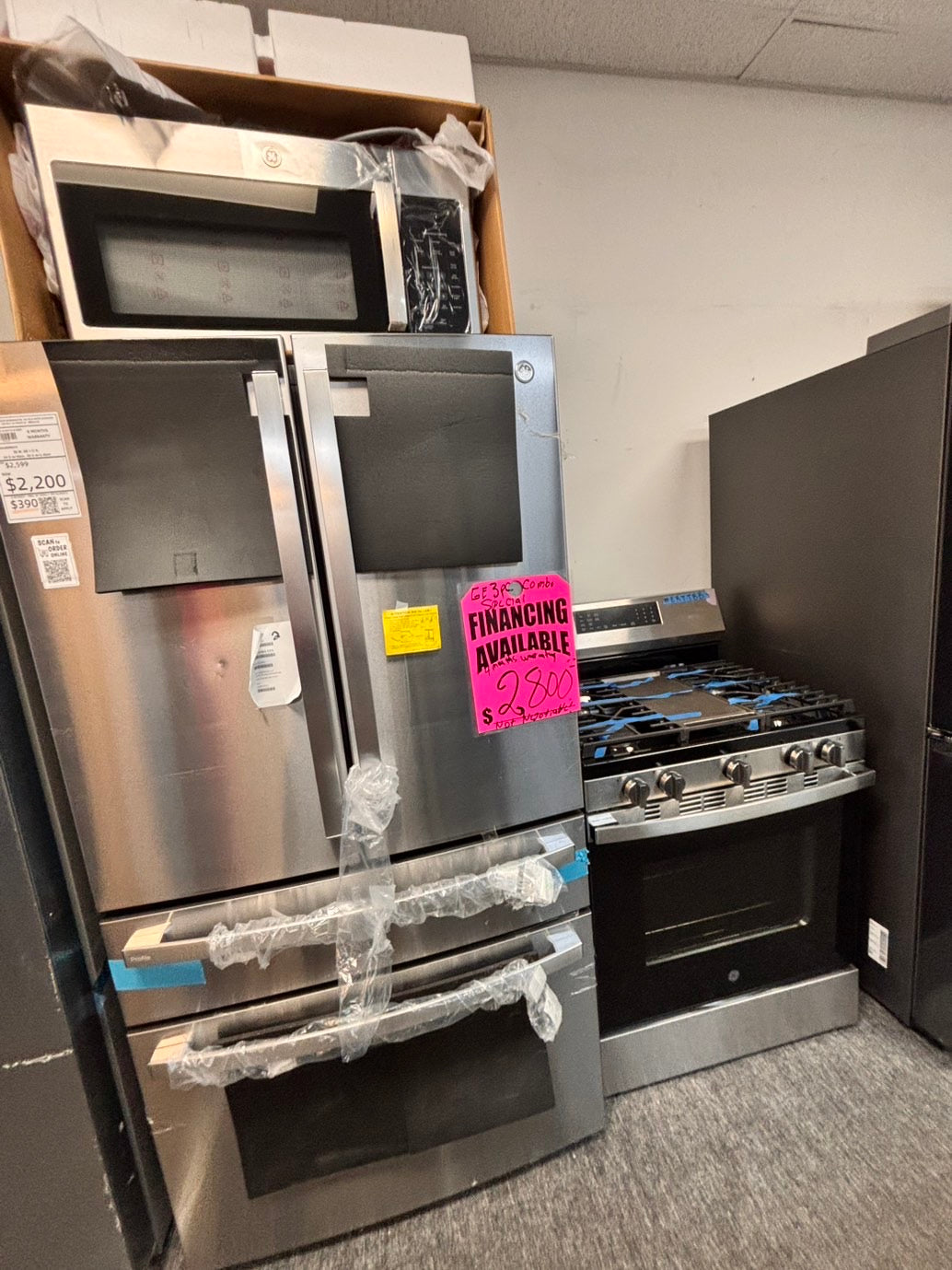 >Special 🎈3pc. Combo new open box  -french door 4-doors refrigerator GE 36” w/ice maker & water dispenser inside ,costumer return gas range five burners Airfry  & new open box over the range microwave GE #RFGAX3PC