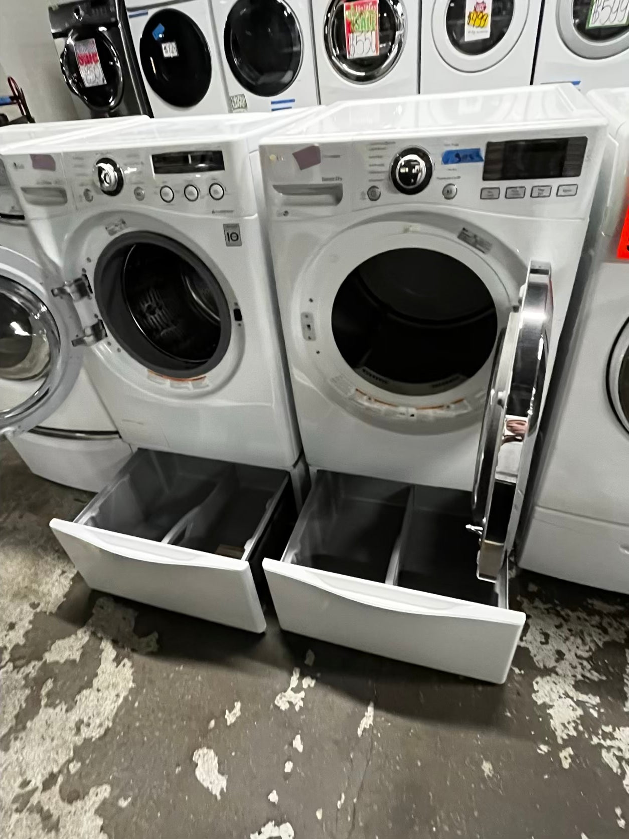 🎄Holiday Sale 🎁LG front load washer & dryer set GAS large capacity with pedestals stainless steel drum - in white 27” #WD85399B