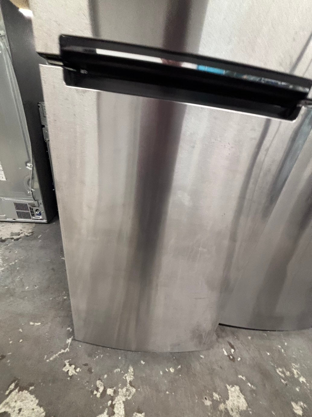 >*28” whirlpool top freezer fridge with ice 🧊 maker inside stainless steel  used-refurbished #FFQW3RB