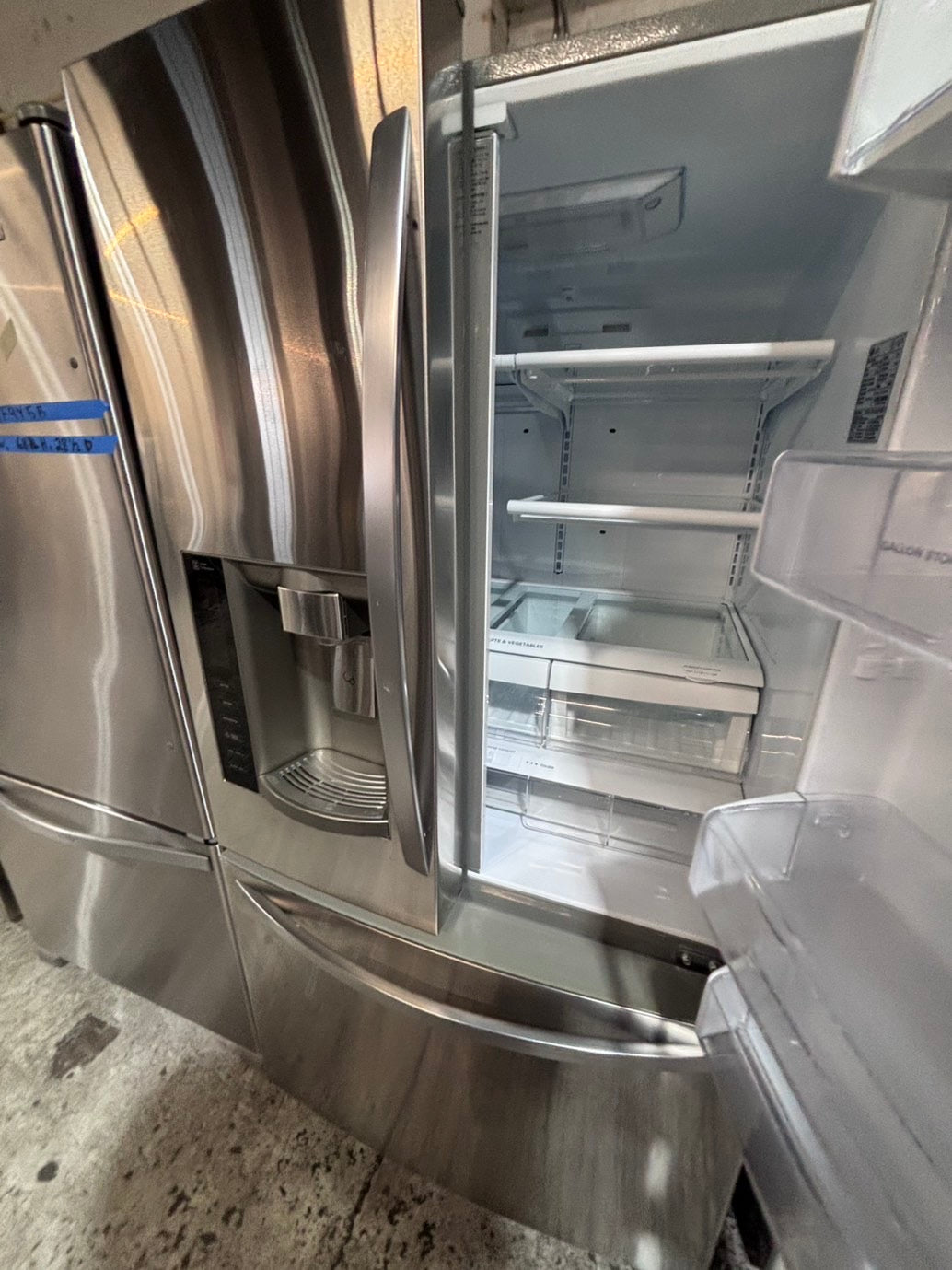 >special price 🙌LG 36” French Door Refrigerator  with ice maker & water dispenser ,used-refurbished #FDL50PSB