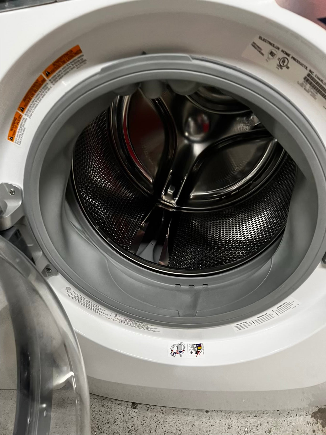 Open Box 📦 scratch & dent - Electrolux 27 in. 4.5 cu. ft. High Efficiency Front Load Washer with LuxCare Wash System 20-minutes Fast Wash, ENERGY STAR in White | stock number #WM471DB