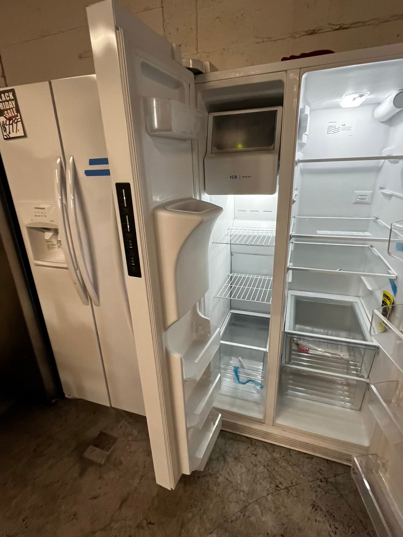 *🎉 Black Friday ⚡️ Frigidaire side by side Refrigerator w/ ice water dispenser  in white gently used - like new 36” #RF93741B