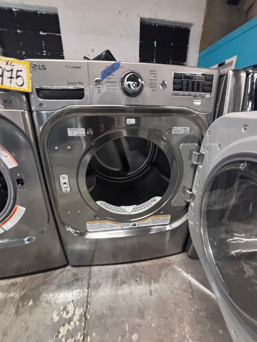 >*used great condition 29”refurbished LG steam washer & dryer set electric front load jumbo size stackable or side by side stainless steel drum 29" #WEX5S9B
