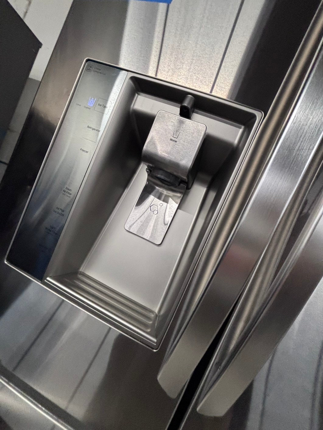 >special 3pc. Combo =LG French door Refrigerator counter depth  w/ ice water dispenser 36",gas stove 5 burners & new the range microwave all same brand  #ARF31B3PC