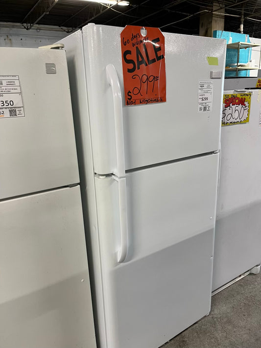 - Frigidaire top freezer Refrigerator in white 30" #RF305NB