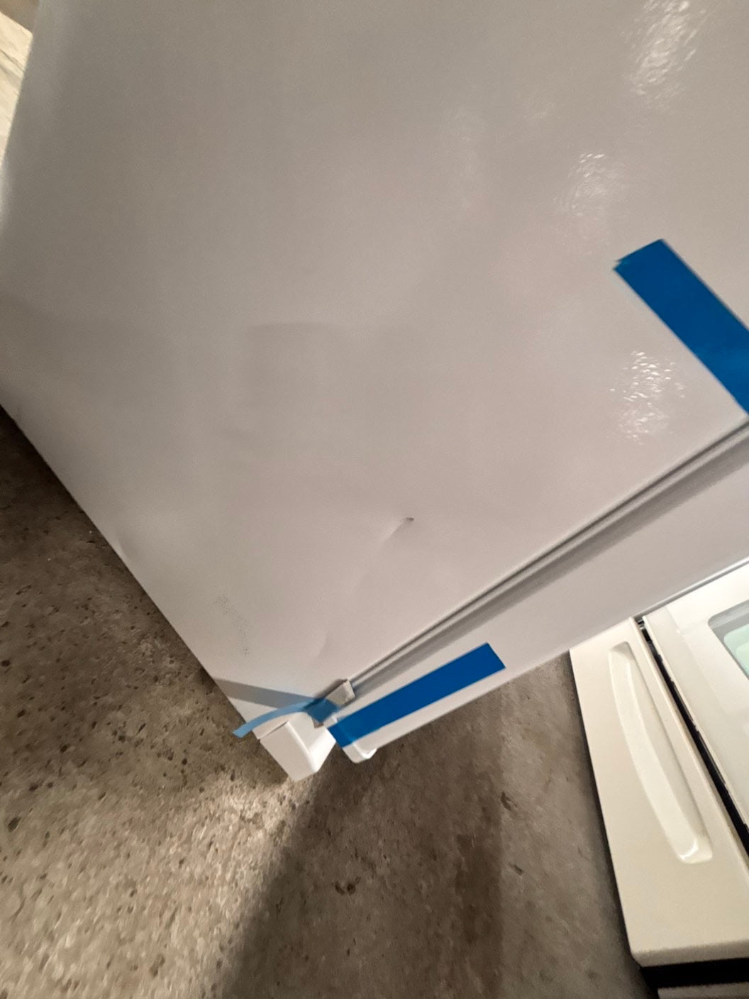 Open box 📦 20 cu. ft. Freezer in White with Temperature Alarm and Auto-Close Door, ENERGY STAR #FZG22BB