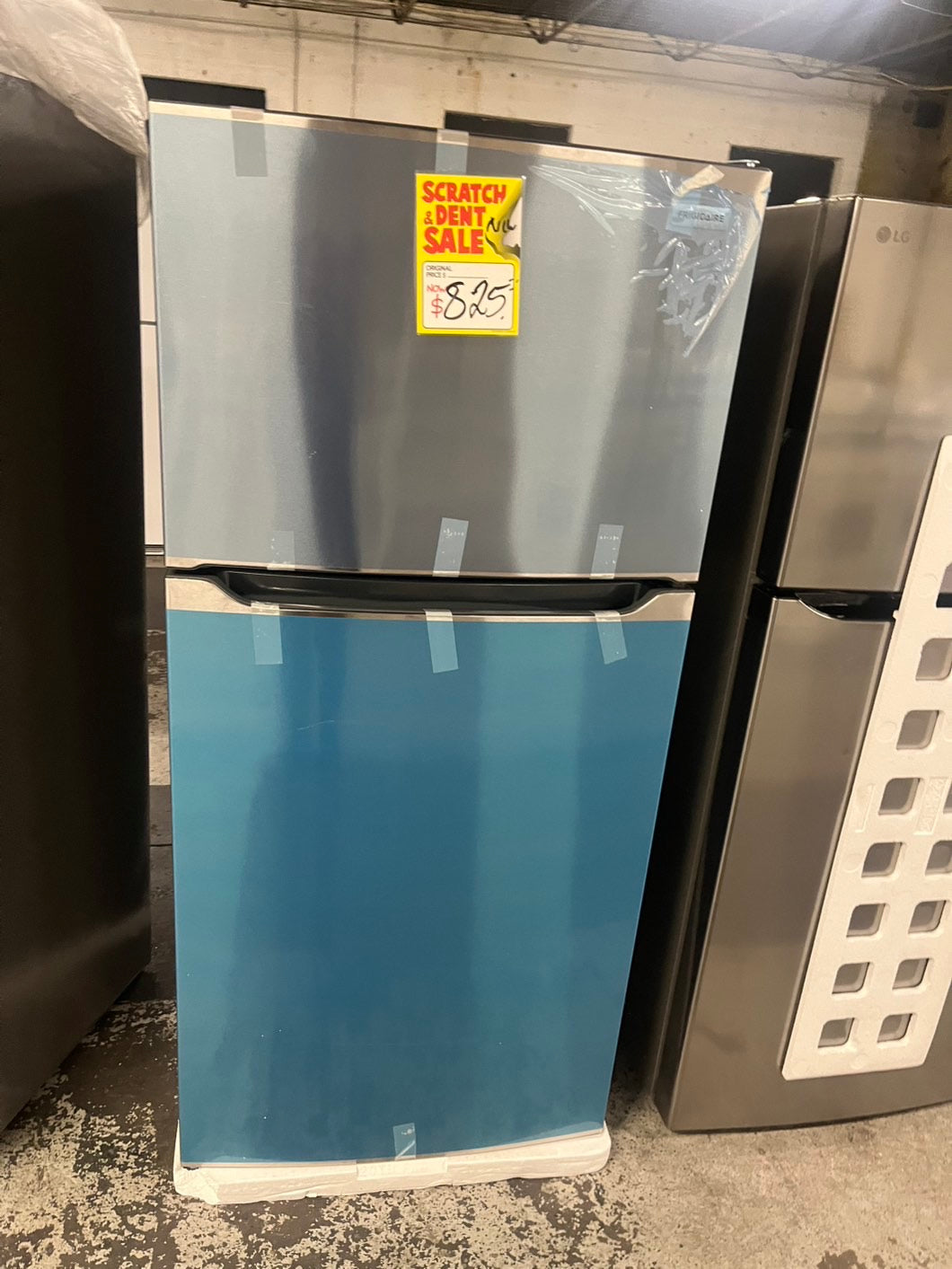 Open box 📦 New S/d Frigidaire
30 in. 20 cu. ft. Garage Ready Top Freezer Refrigerator in Stainless Steel Steel #RFG189KB