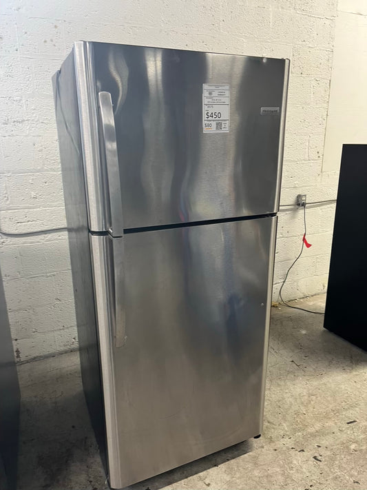 - FRIGIDAIRE TOP FREEZER REFRIGERATOR | 30" | #RF660KB USED REFURBISHED