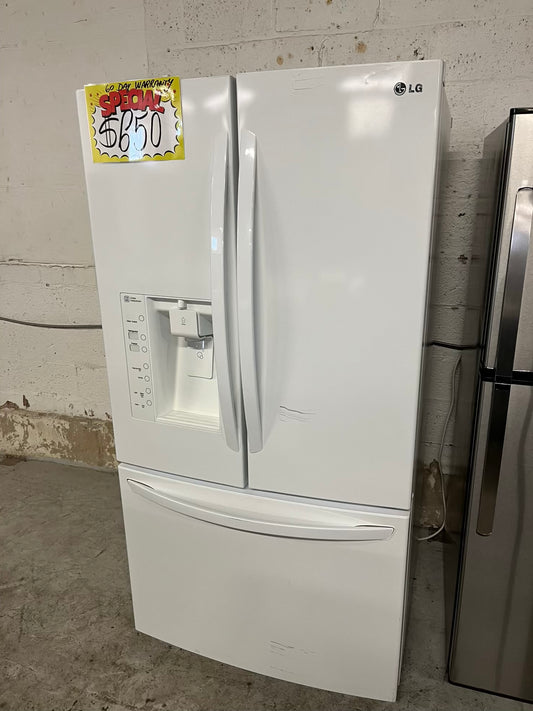 - LG French door Refrigerator in white  w/ ice water dispenser 36" #RF518BB