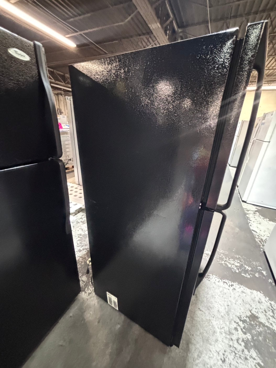>>whirlpool 33” Top freezer fridge with ice maker ,black  used-refurbished #RRT13QB