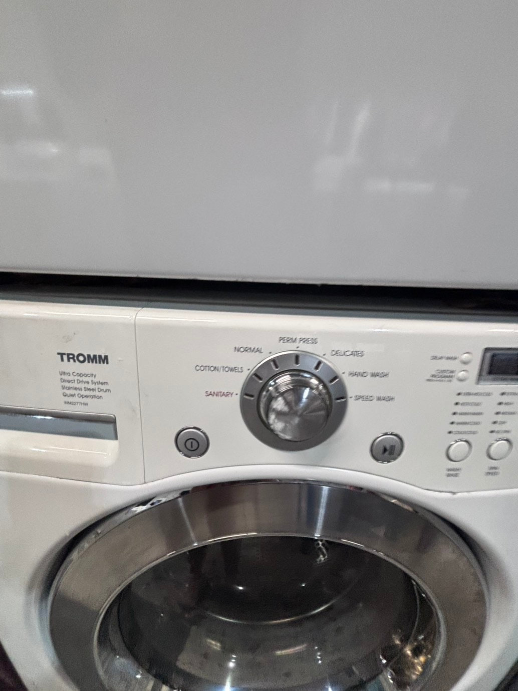 >*early July 4th special 🇺🇸LG washer & dryer set electric 220v front load stackable or side by side - sensor dry in white color #LG62BSET
