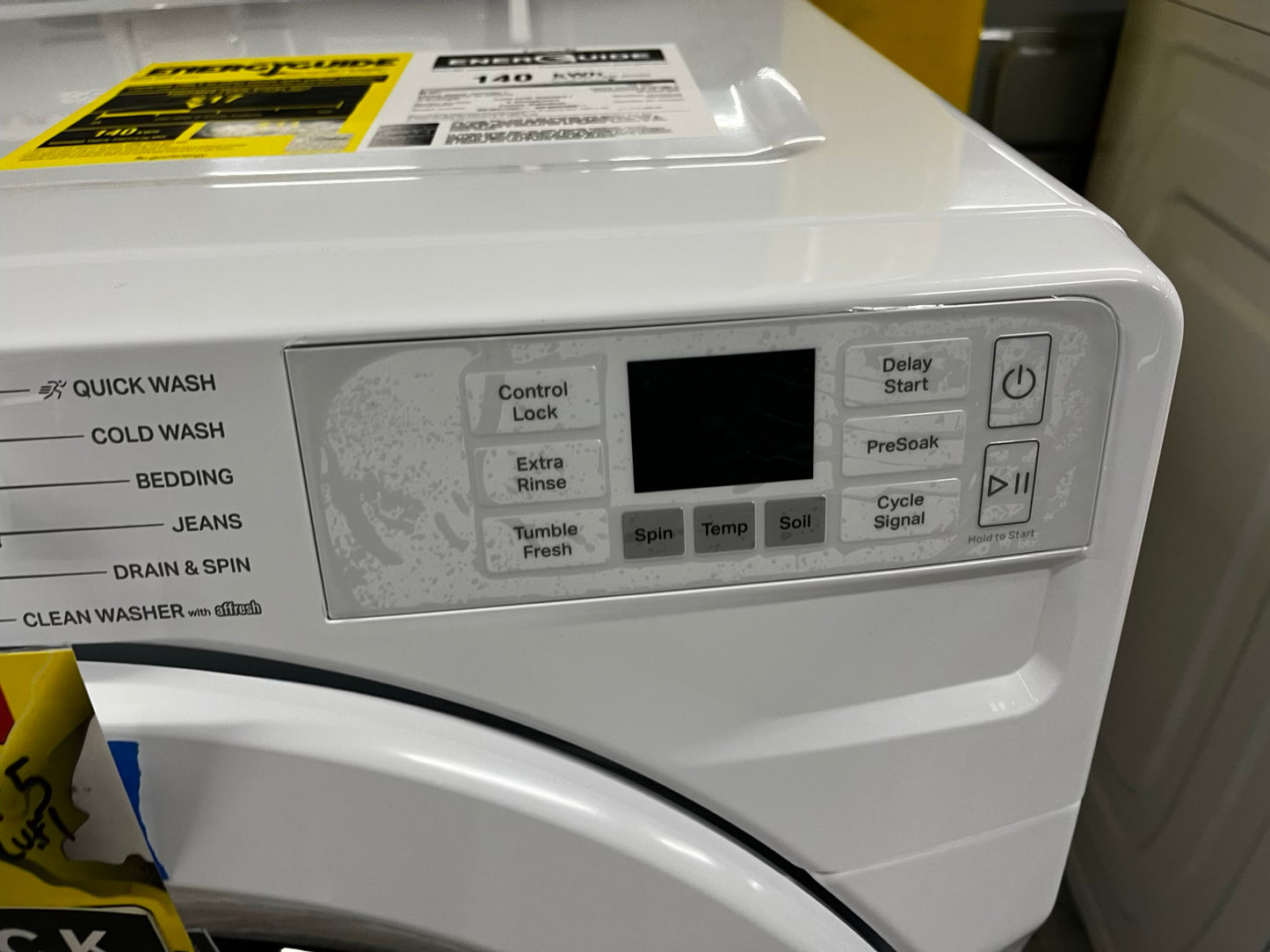 Open Box 📦 scratch & dent - Whirlpool
4.5 cu. ft. High Efficiency White Stackable Front Load Washing Machine with Load & Go XL Dispenser #WM231PL