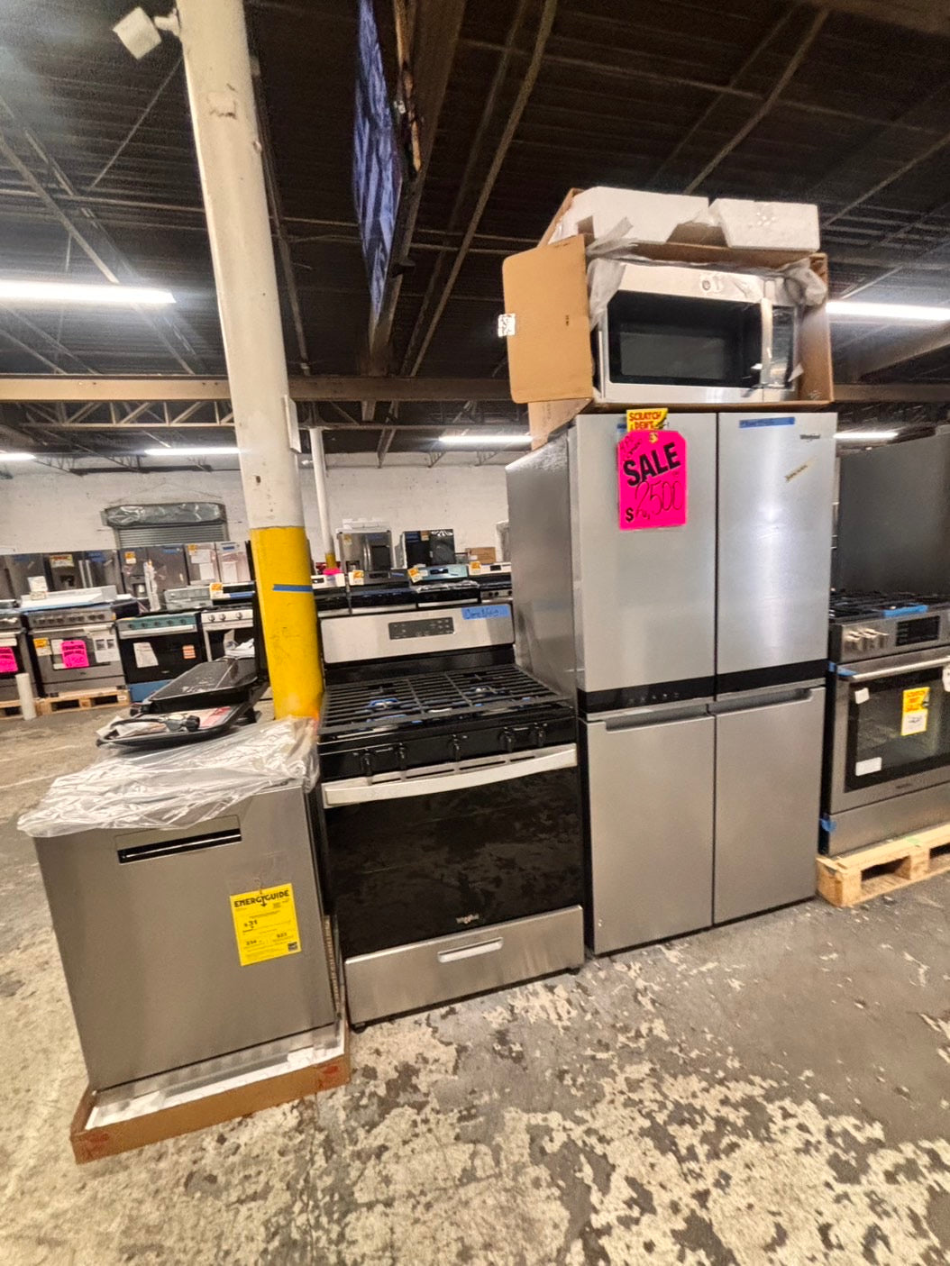 >Special 🎈4pc. Mix & match  Combo new open box costumer return -counter depth french door refrigerator whirlpool 36” w/ice maker inside gas range whirlpool five burners ,new open box over the range microwave GE & new open box dishwasher beko #RFWQ63PC