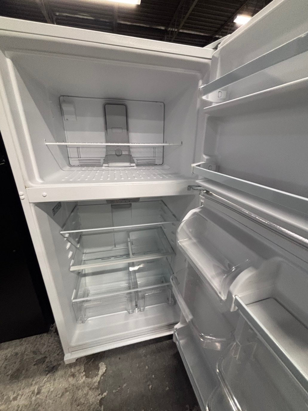 >*whirlpool 33” x65 1/2 height x 29” depth Top freezer fridge   ,white . used-like new , refurbished #RWH191B