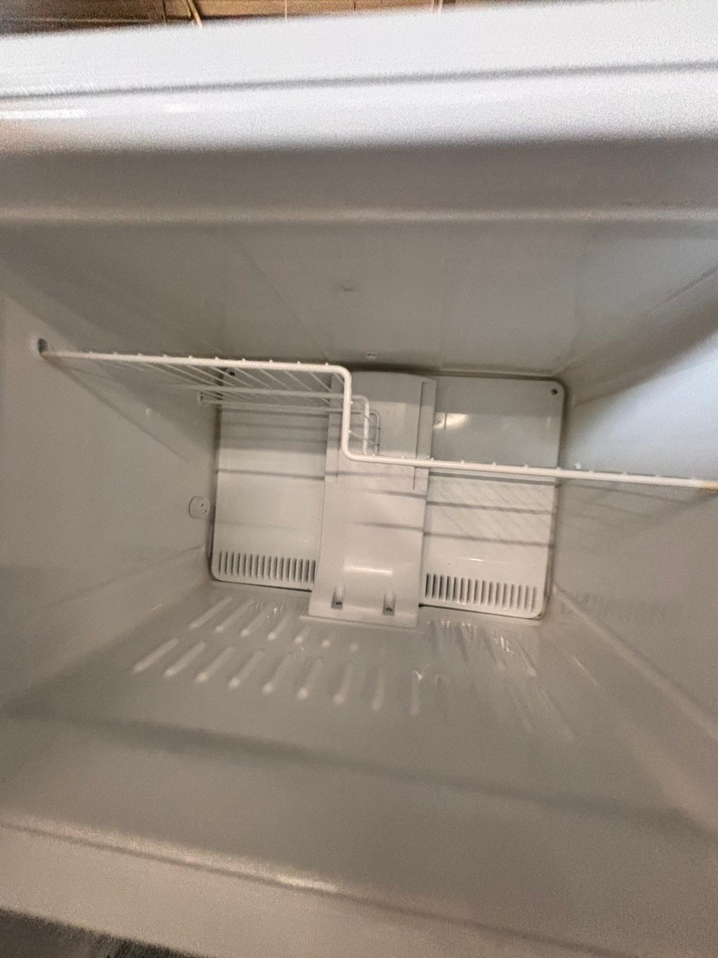 >28”Ge top freezer fridge white used-refurbished #ZRFL81B