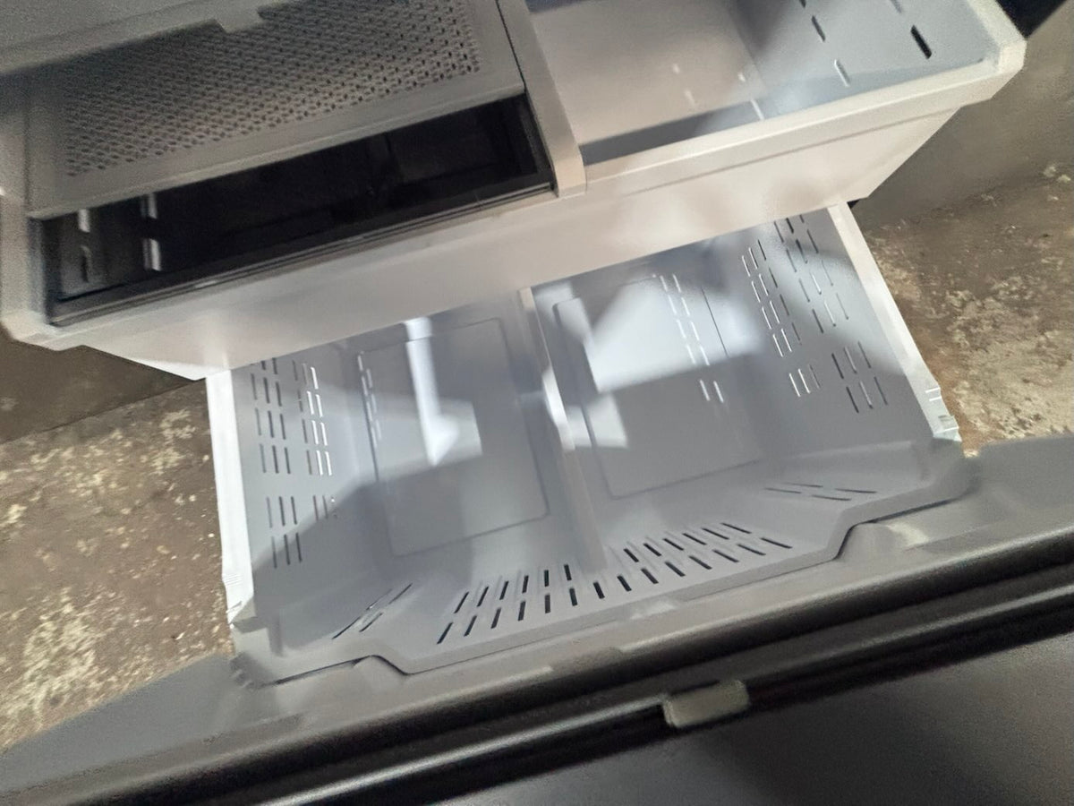 } new costumer returns ,Samsung Samsung - 36” Wide x 69h x 30.1/2 depth    , BESPOKE 30 cu. ft. 3-Door French Door Smart Refrigerator with Beverage Center - White Glass #RSZQX4B