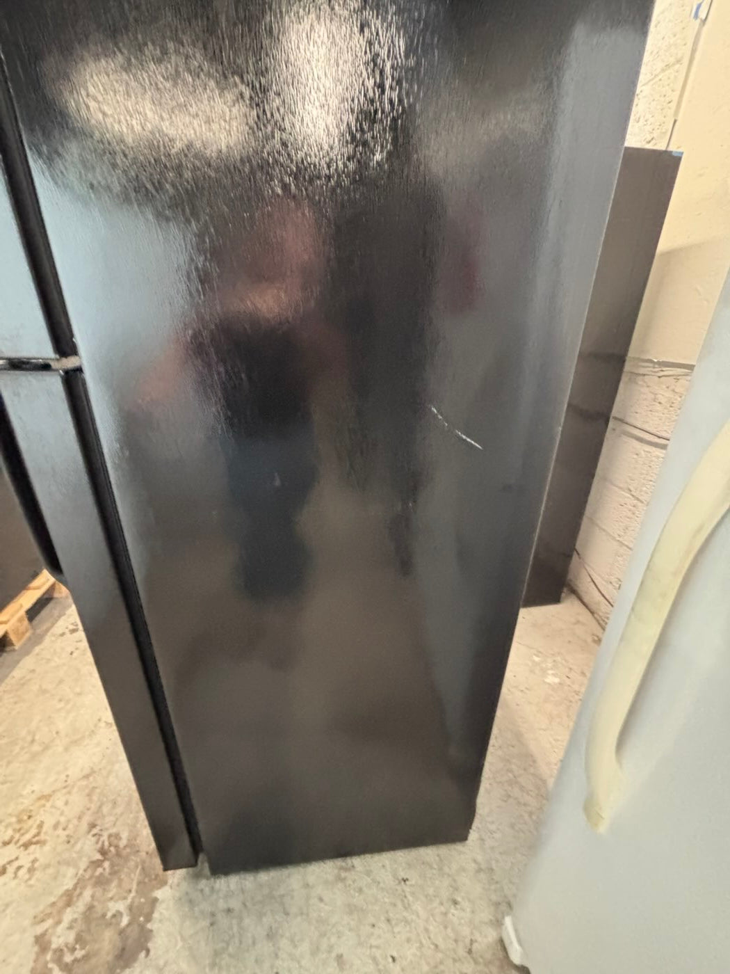 }28”w x 68 1/2h.GE   top freezer fridge  ,black  working 💯  used-refurbished #FT21SRB