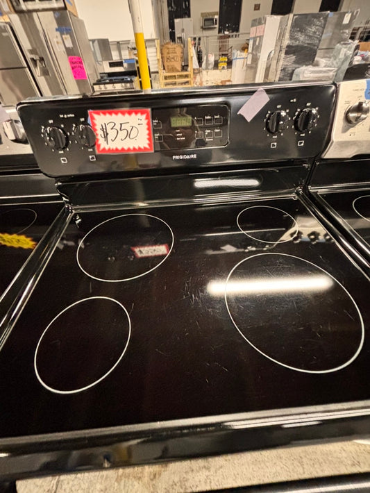 >🔥Sale🔥frigidaire Top electric stove black  bake broil 4 burner Self clean 30” used-Refurbished #EL6WX4B