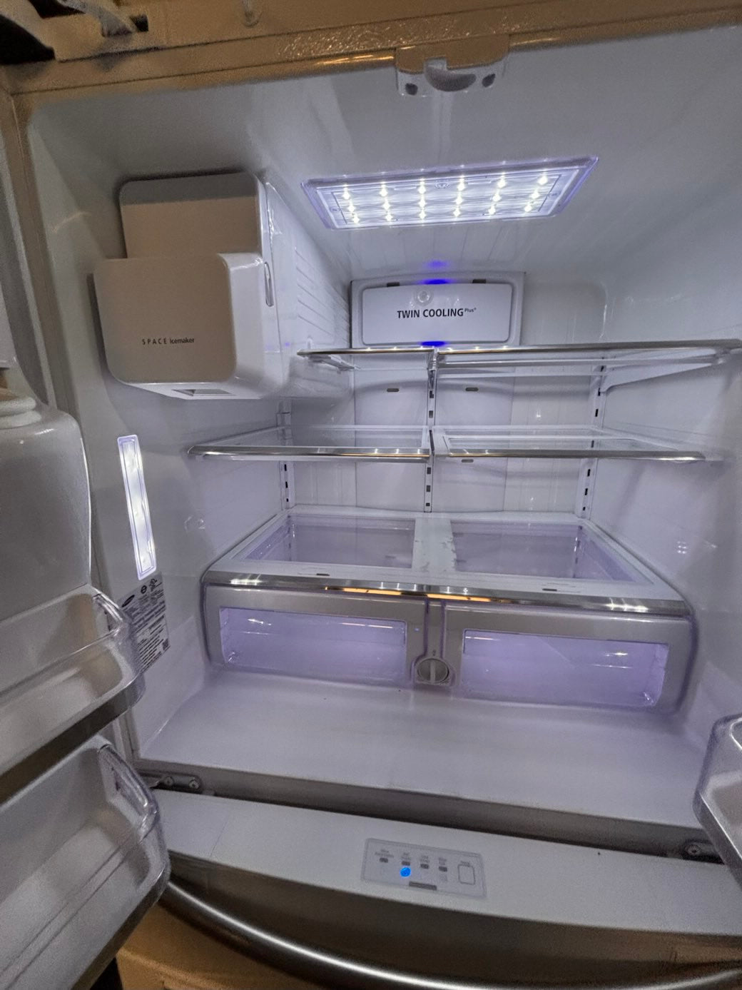 }}Samsung used-Refurbished 36”w x69h x 30” 4 doors  refrigerator white  w/ice & water dispenser  (👀The numbers on the screen are only partially visible).  #SSWF73B