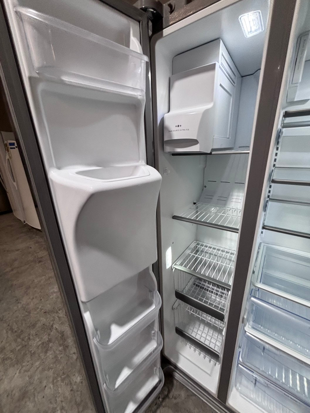 >*early July 4th sale🇺🇸36”frigidaire counter depth side by side door fridge  stainless steel w/ice water dispenser 36” #FRG24AAB