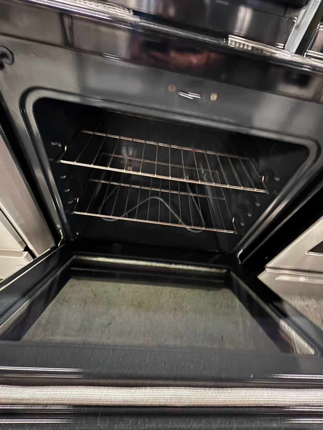 >frigidaire   stainless steel & black electric coil top range coil 220v bake /Broil 4 burner used-Refurbished  great condition 30" #FH15Z1B