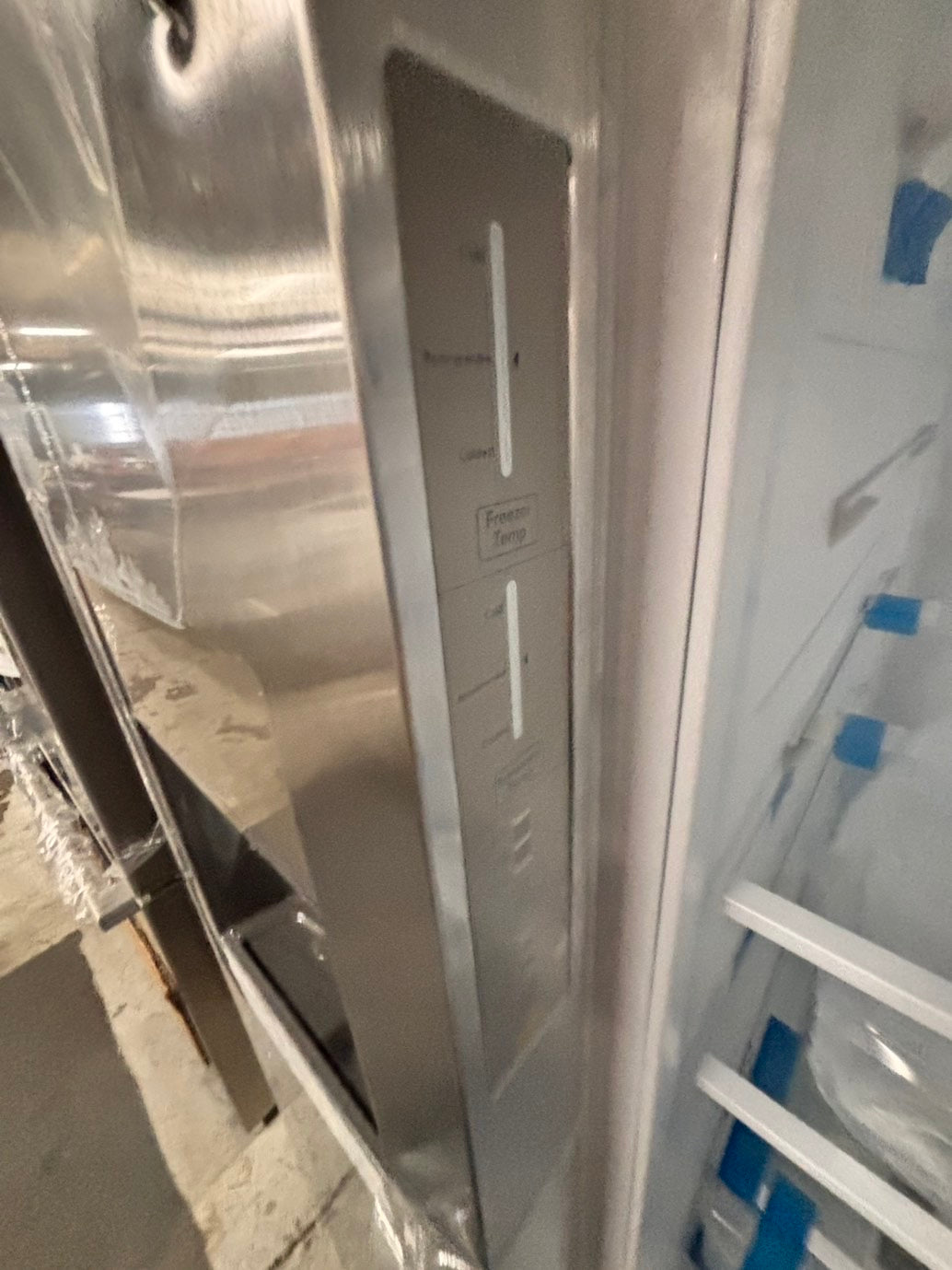 >newOpen Box 📦 | scratch & dent Frigidaire full size  36”in. Side-by-Side Refrigerator in Stainless Steel with iced maker & water dispenser #RF261FB