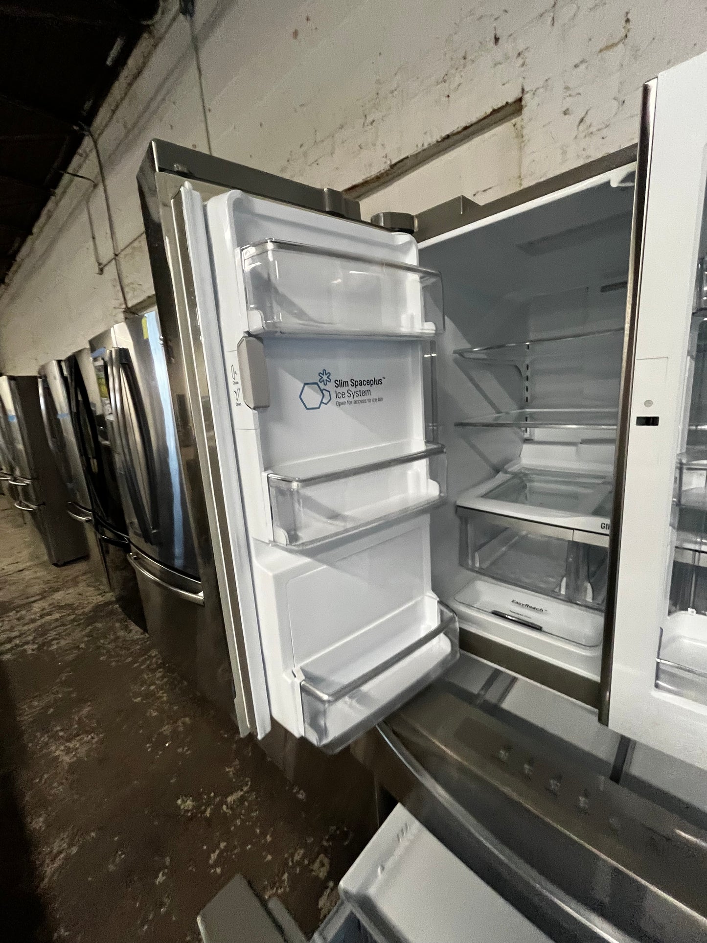 🎁 Holiday Sale 🎄 LG Four door refrigerator Showcase stainless steel w/ice water dispenser 36" Refurbished *NO water ice dispenser #RF22941B