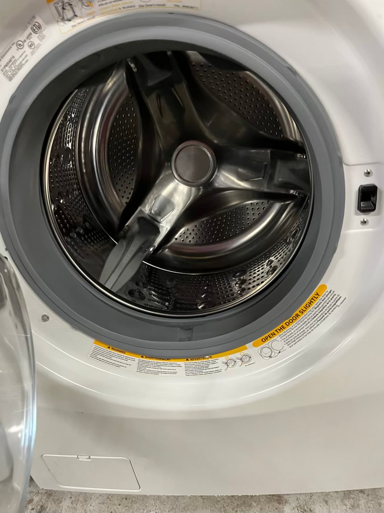 LG washer & dryer set electric 220v front load stackable in white 30" in Refurbished #WD928RB