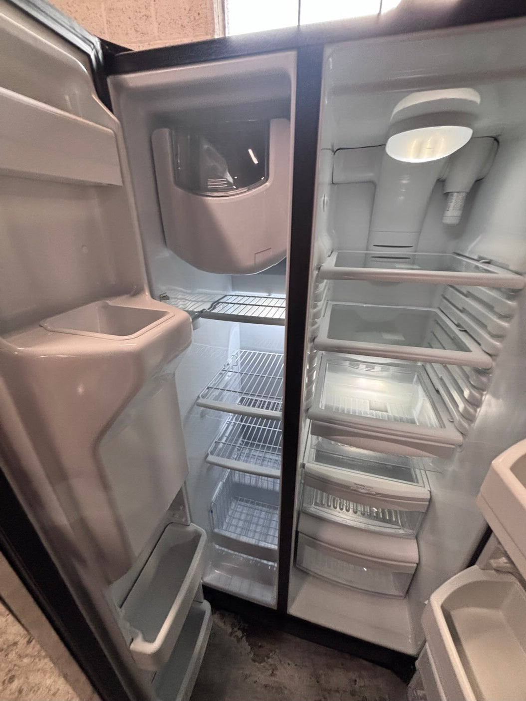 } GE Side x side  36”x 69”h x 29depth ,Refrigerator slate  with ice maker & water dispenser /. 36” 26cu.ft  working 💯  with warranty  used-Refurbished. Item number  #RF26Z14B