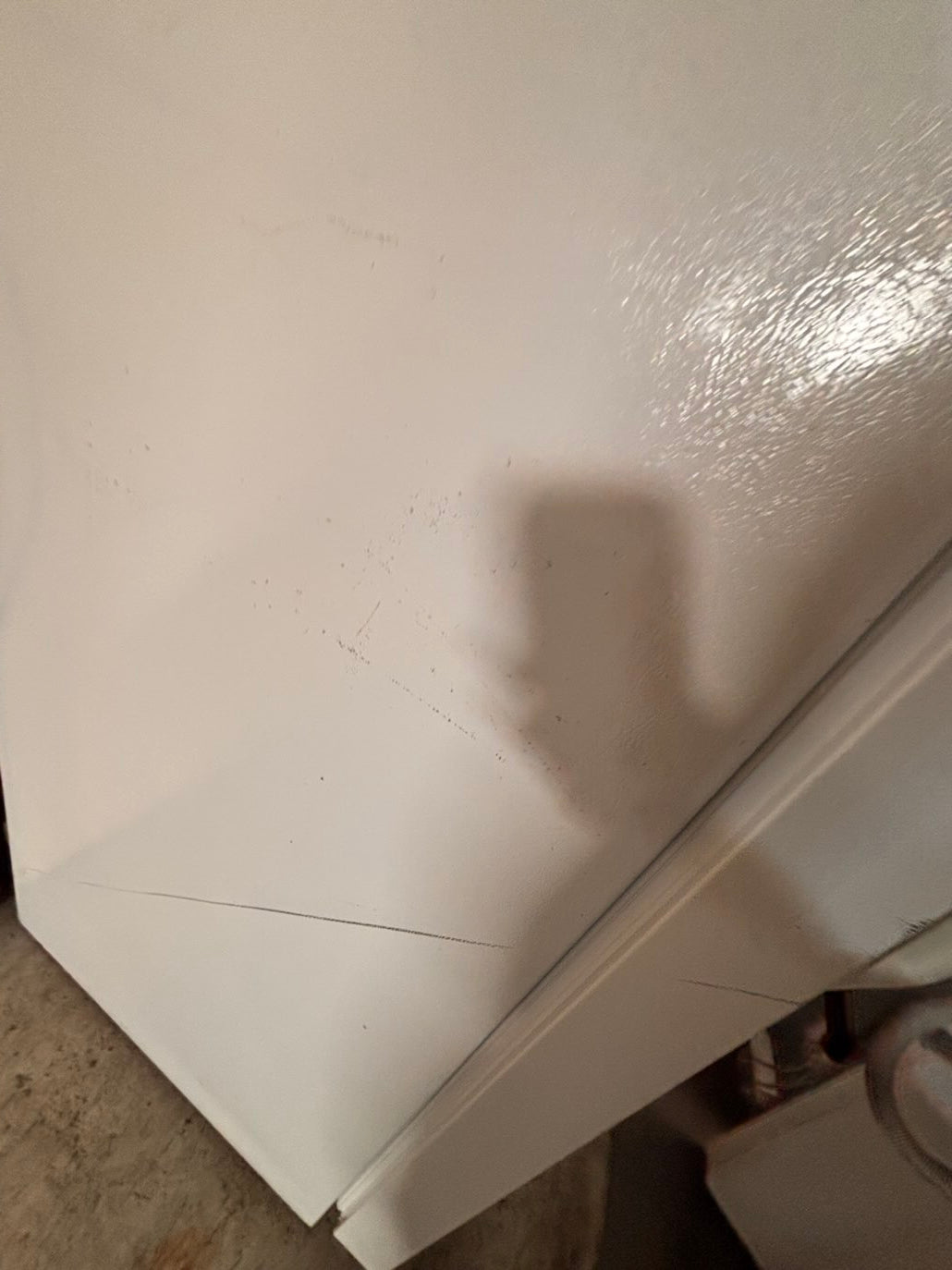 }}28”w x 68 1/2h. Whirlpool  top freezer fridge white color   With ice 🧊 maker inside ,working 💯  used-refurbished #FT6TSRB