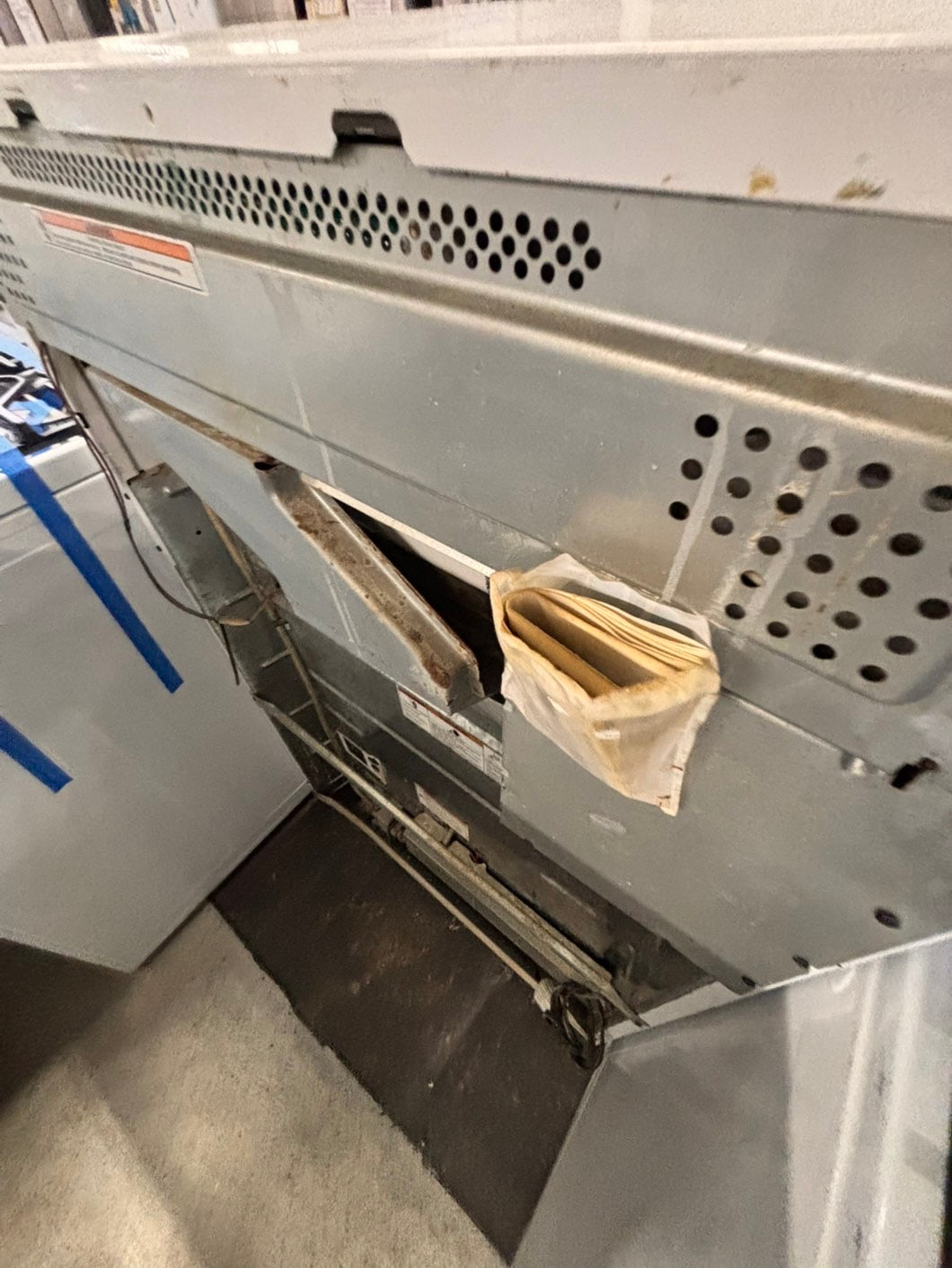 >Whirlpool Gas stove  oven  4Burner broil & bake 30” white used-refurbished #AWPDAB