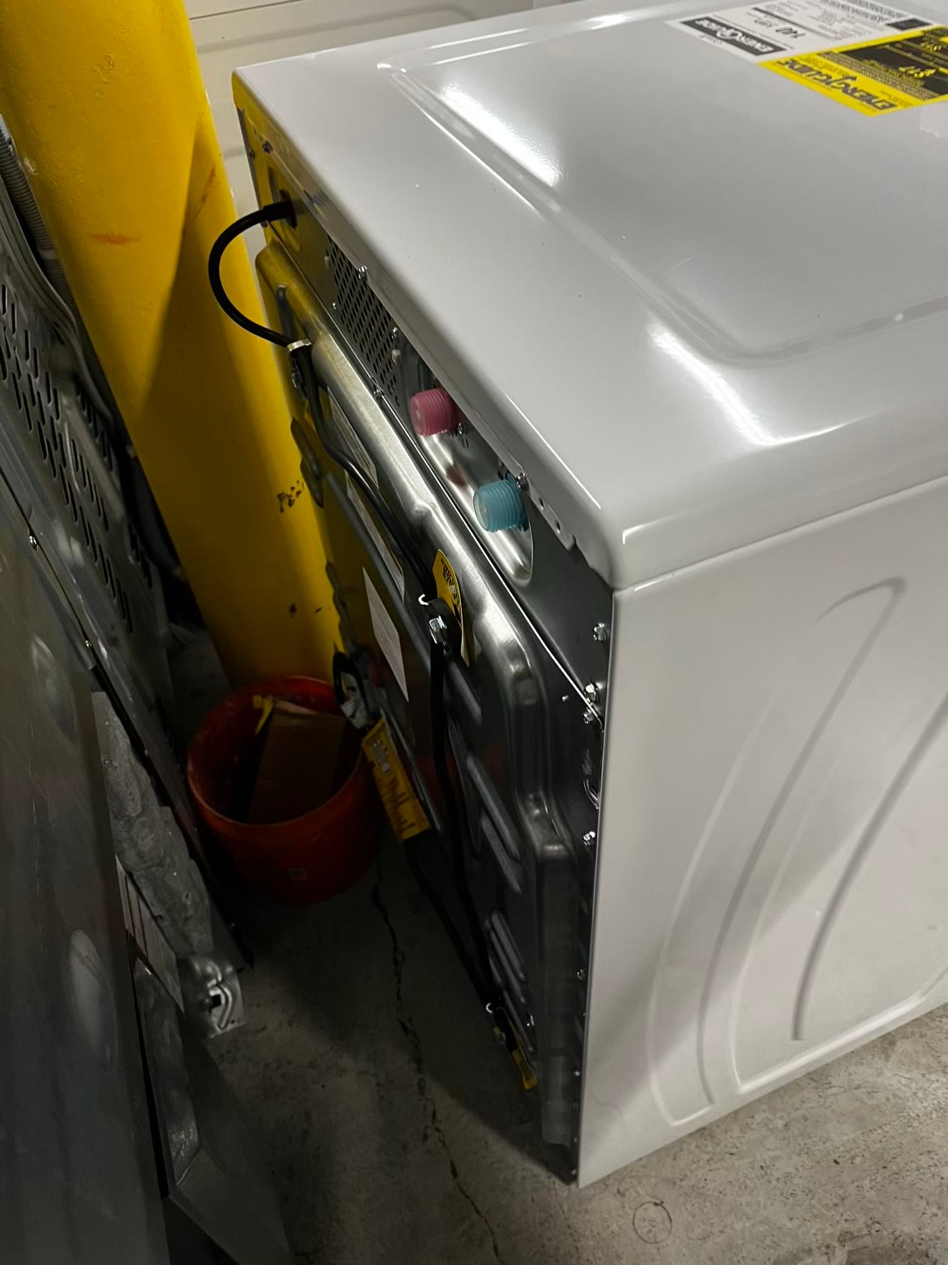 Open Box 📦 scratch & dent - Whirlpool
4.5 cu. ft. High Efficiency White Stackable Front Load Washing Machine with Load & Go XL Dispenser #WM231PL