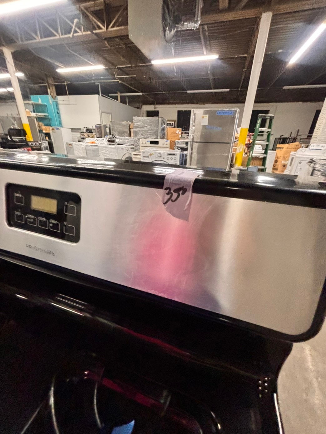 >frigidaire stainless steel Gas range 4 burner bake broil Hi/Lo self clean in stain used-Refurbished 30” #FGEZ23B