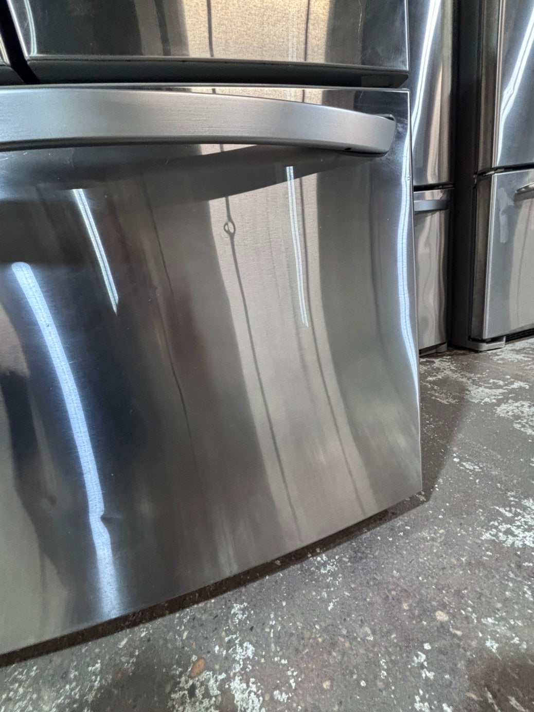 >>special price 💥LG  French door Refrigerator counter depth stainless steel w/ ice water dispenser great condition 36" used-refurbished #KVVF14B