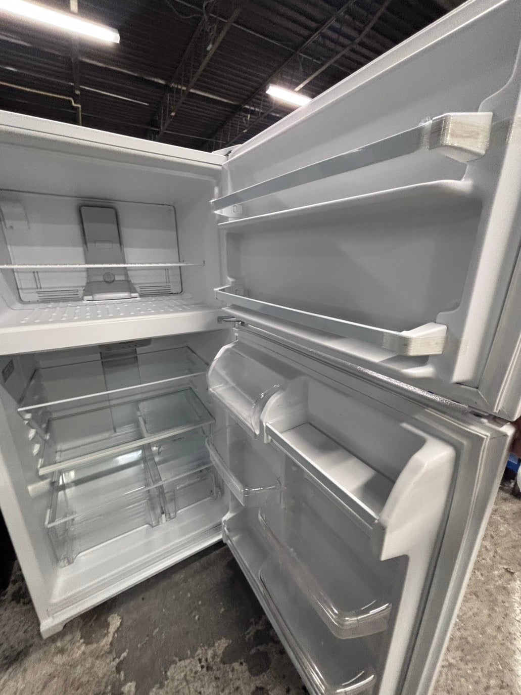 >*whirlpool 33” x65 1/2 height x 29” depth Top freezer fridge   ,white . used-like new , refurbished #RWH191B