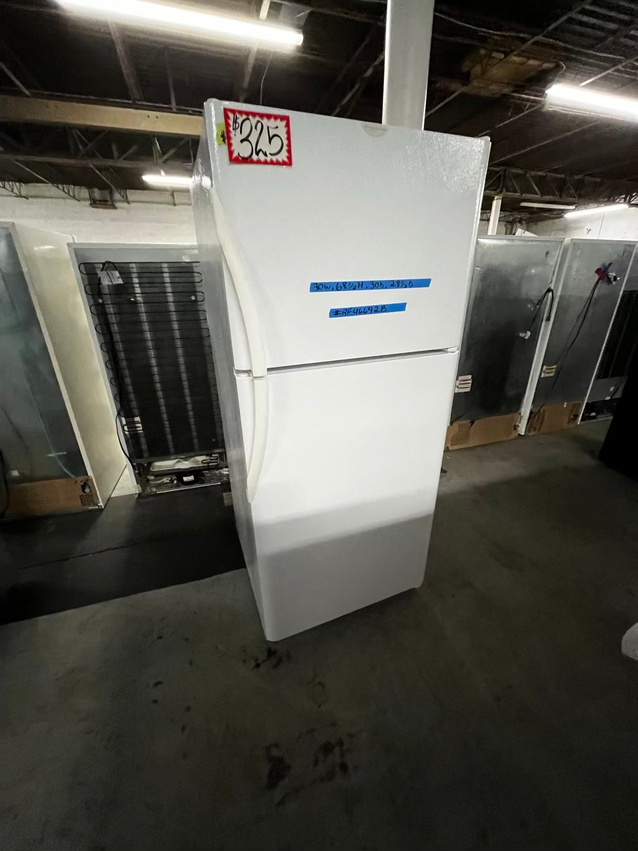 🎄Holiday Sale 🎁” Frigidaire top freezer refrigerator in  white used refurbished 30’ #RF46692B