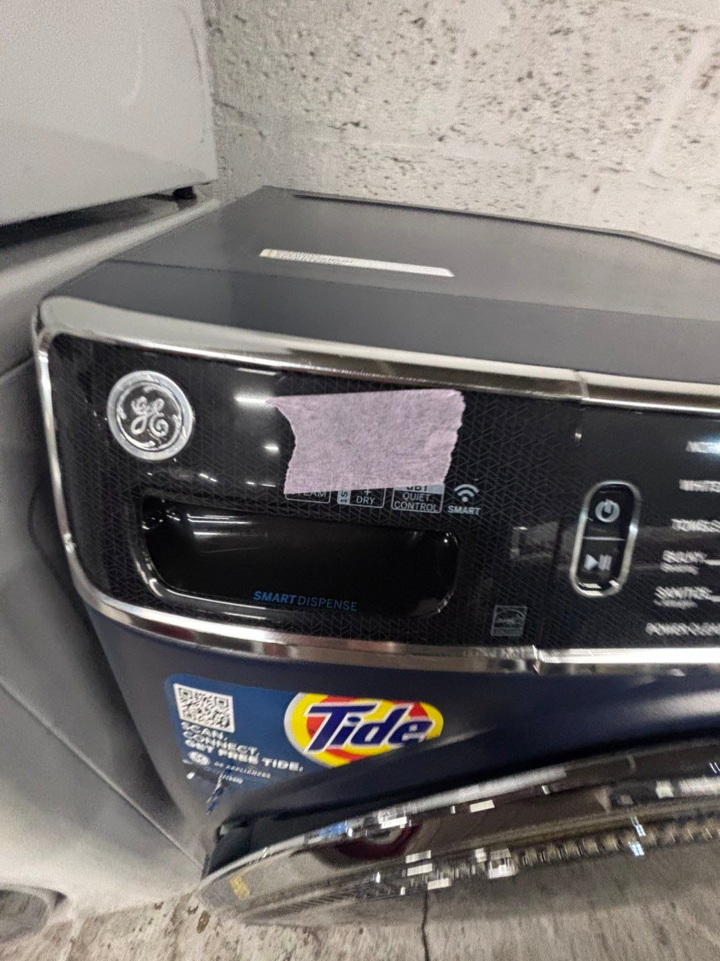 >>GE ENERGY STAR 4.8 Cu. Ft. Capacity Smart Front Load Washer with UltraFresh Vent System with OdorBlock and Saniti great condition 28”stackable or side by side  used-refurbished  #FWRA46B