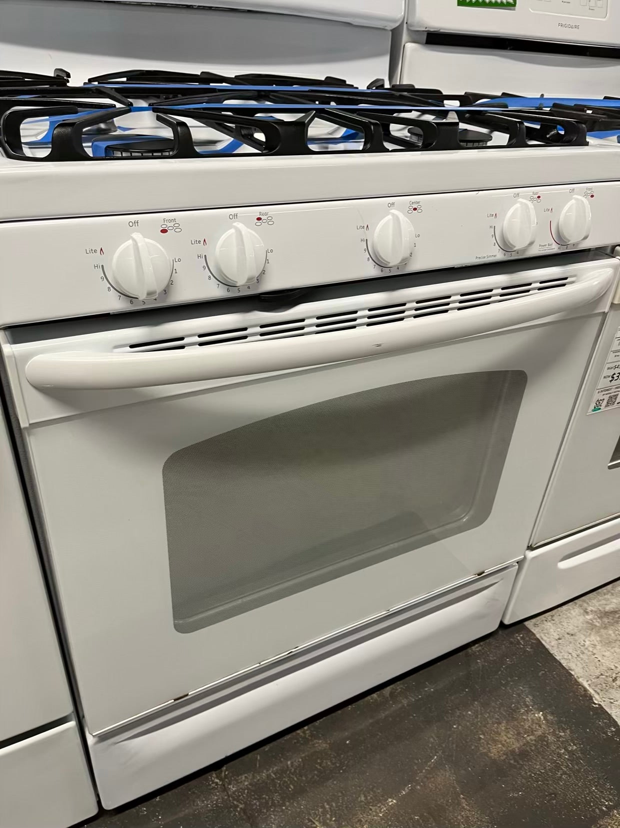 GE Gas range 5 burner bake broil hi/lo self clean in white Refurbished 30" #GR2165B