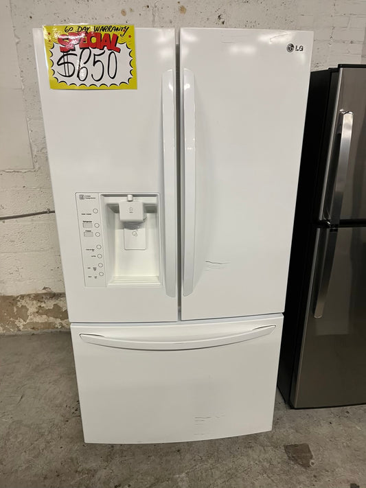 - LG French door Refrigerator in white  w/ ice water dispenser 36" #RF518BB