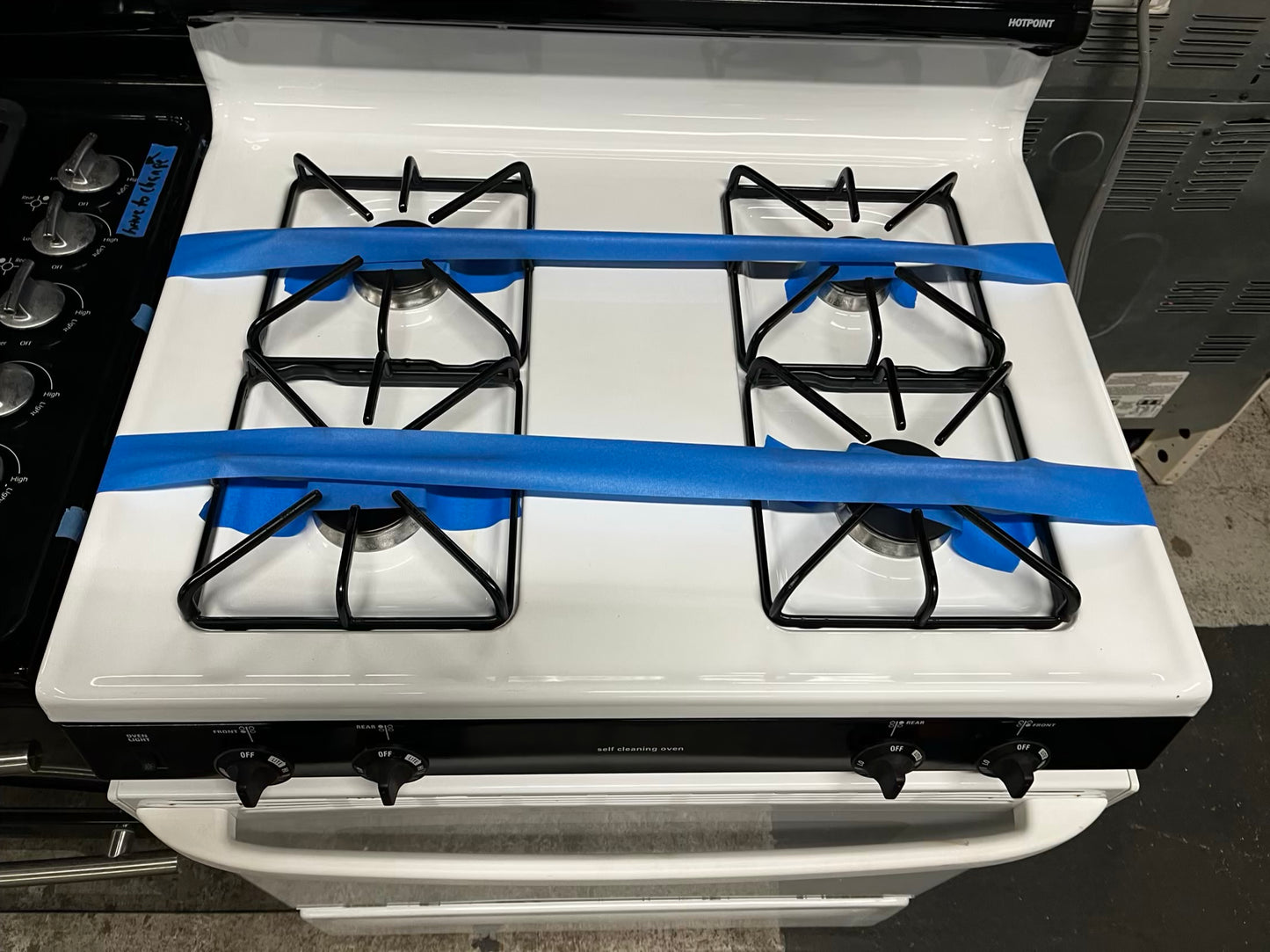 🎄Holidays Sale 🎁 GE Gas range 4 burner bake broil self clean in black & white  used-Refurbished 30” #GR932B